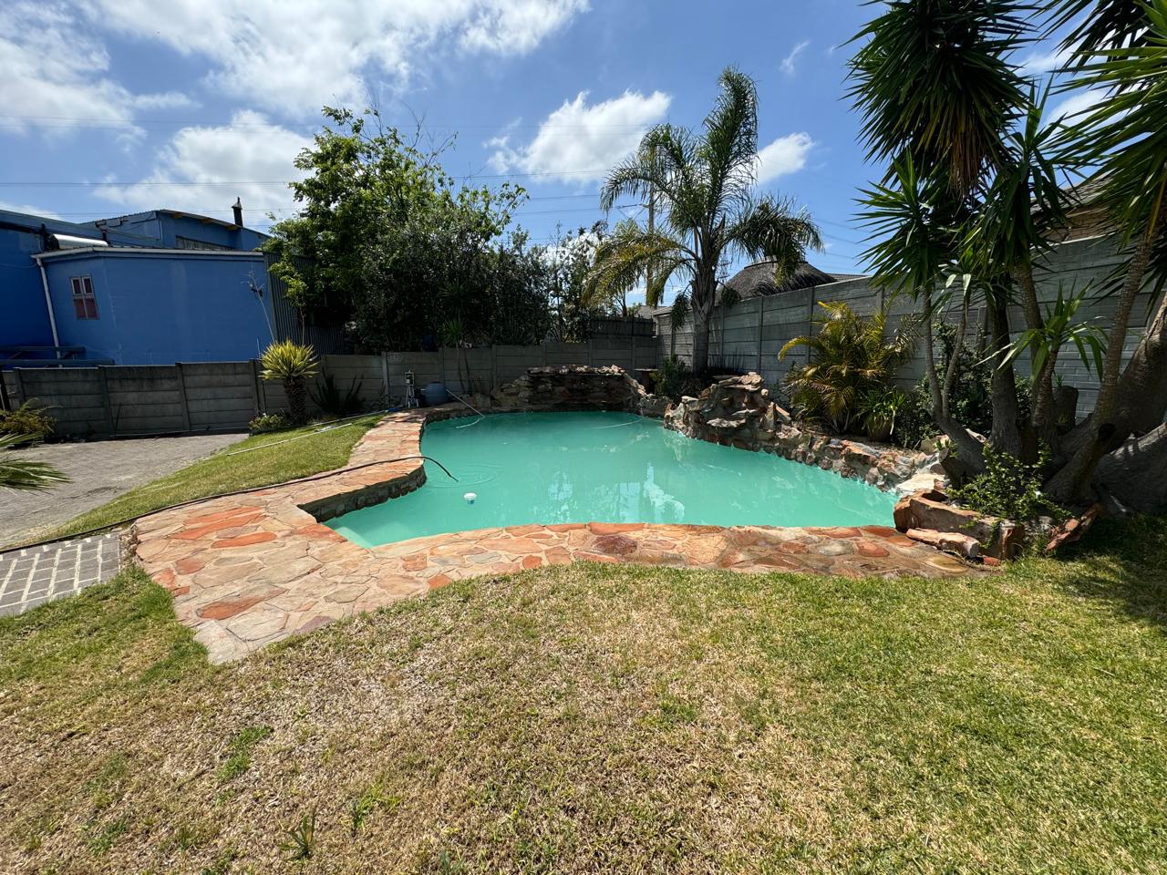 4 Bedroom Property for Sale in Rouxville Western Cape